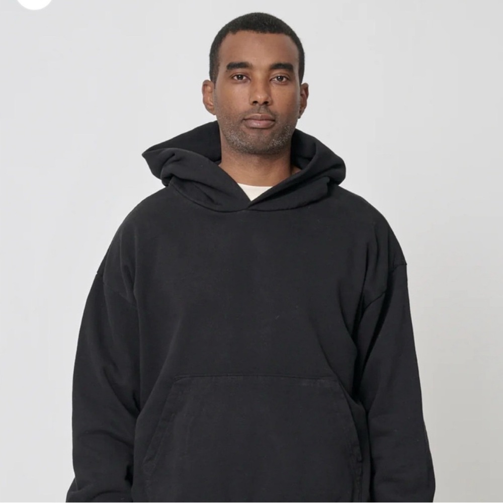 Everyday World Black hoodie - Medium